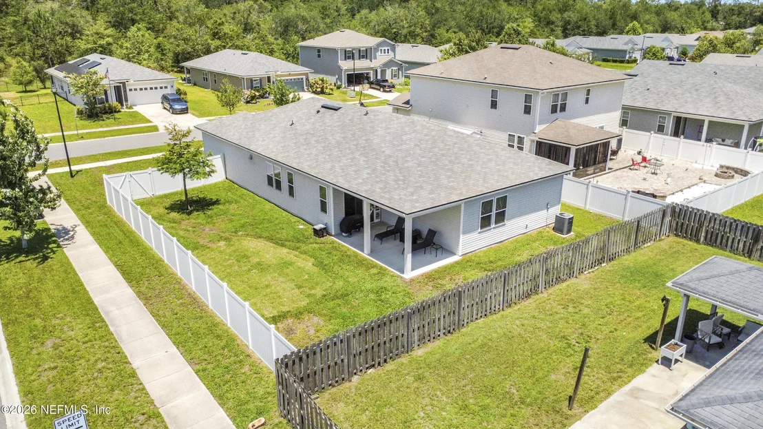 Photo of 1095 PERSIMMON Drive