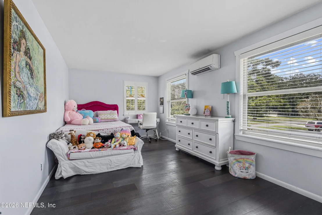 Photo of 4703 QUEEN Lane