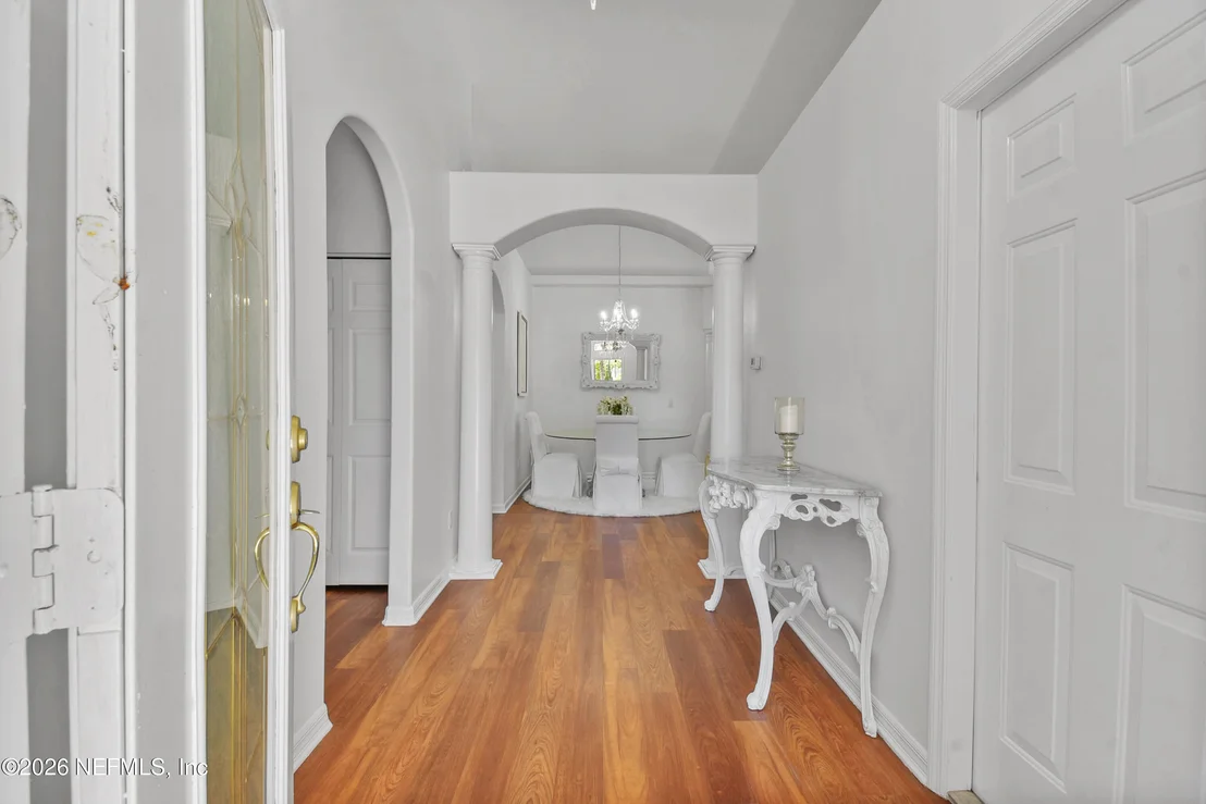 Photo of 561 BOXWOOD Place