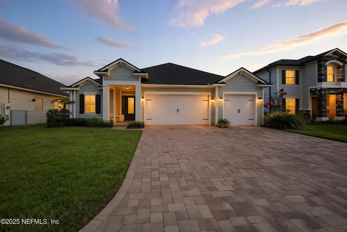 Photo of 141 TARTAN Court