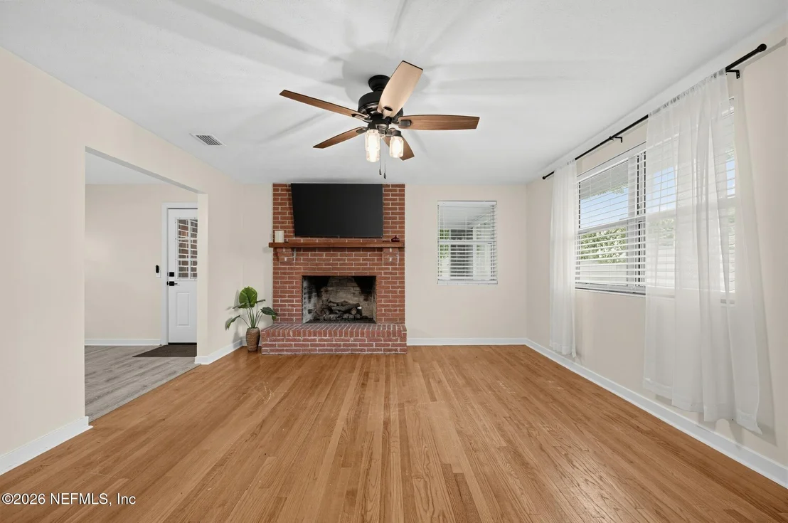 Photo of 450370 STATE ROAD 200