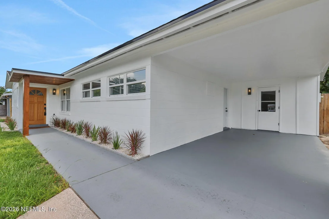 Photo of 509 PENMAN Road