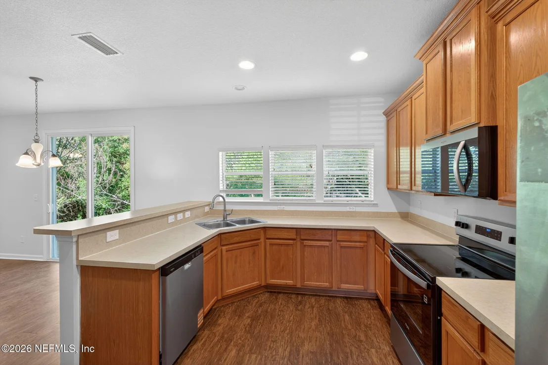 Photo of 304 N HIDDEN TREE Drive
