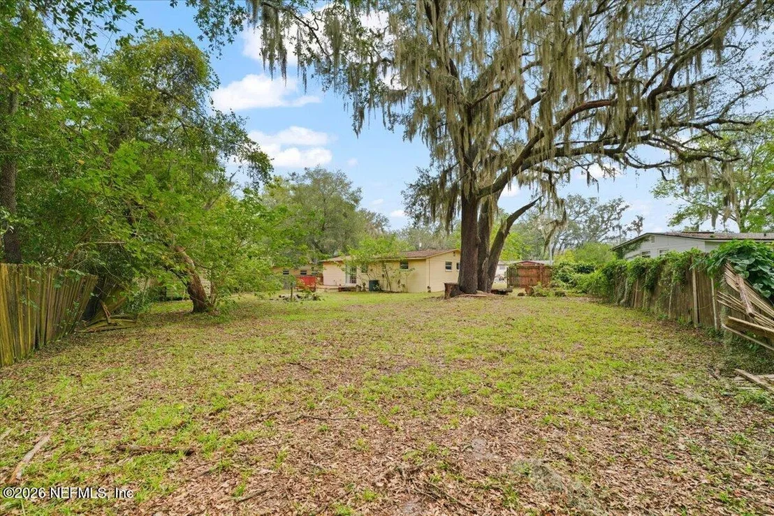 Photo of 201 CANIS Drive W