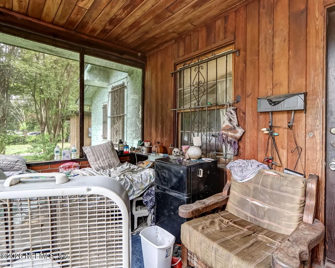 Photo of 947 MAYNARD Street