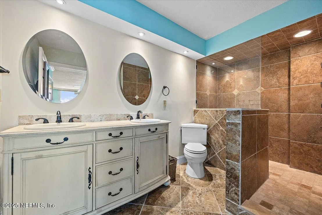Photo of Unit 1010 at 1601 OCEAN Drive