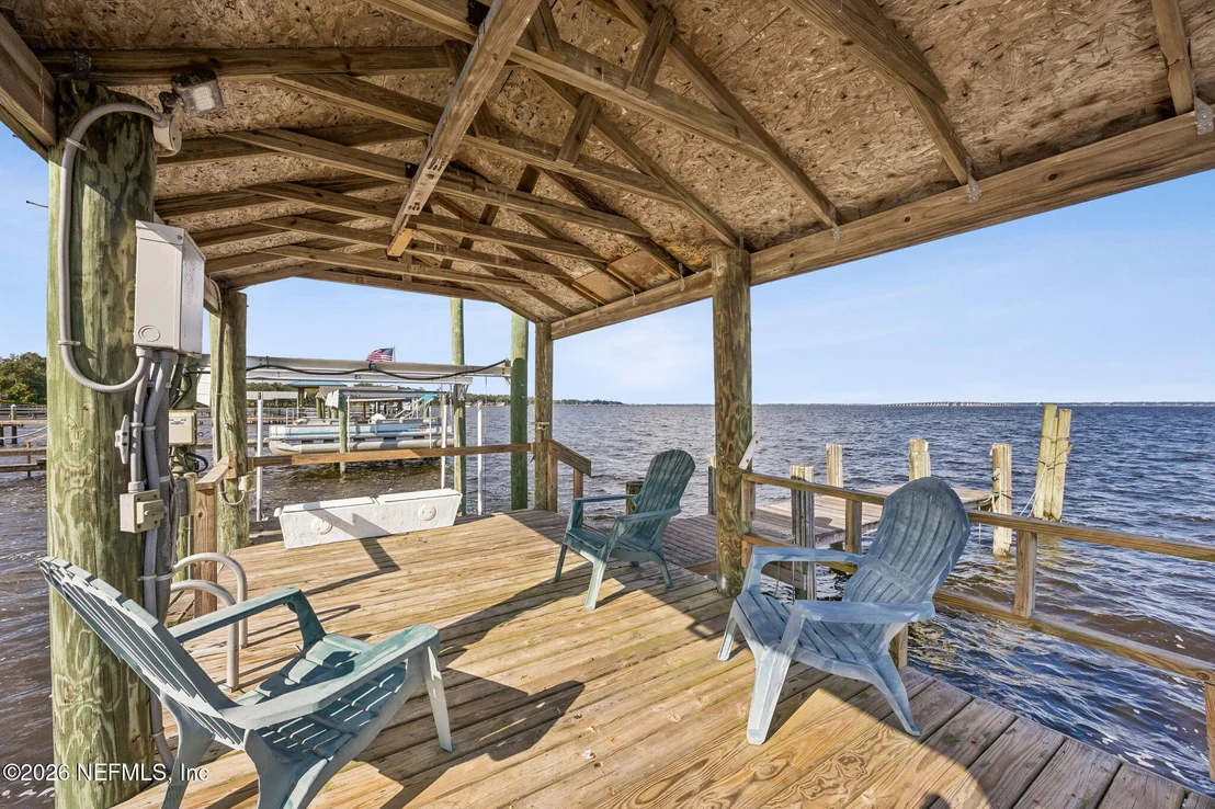 Photo of 930 RIVER Road