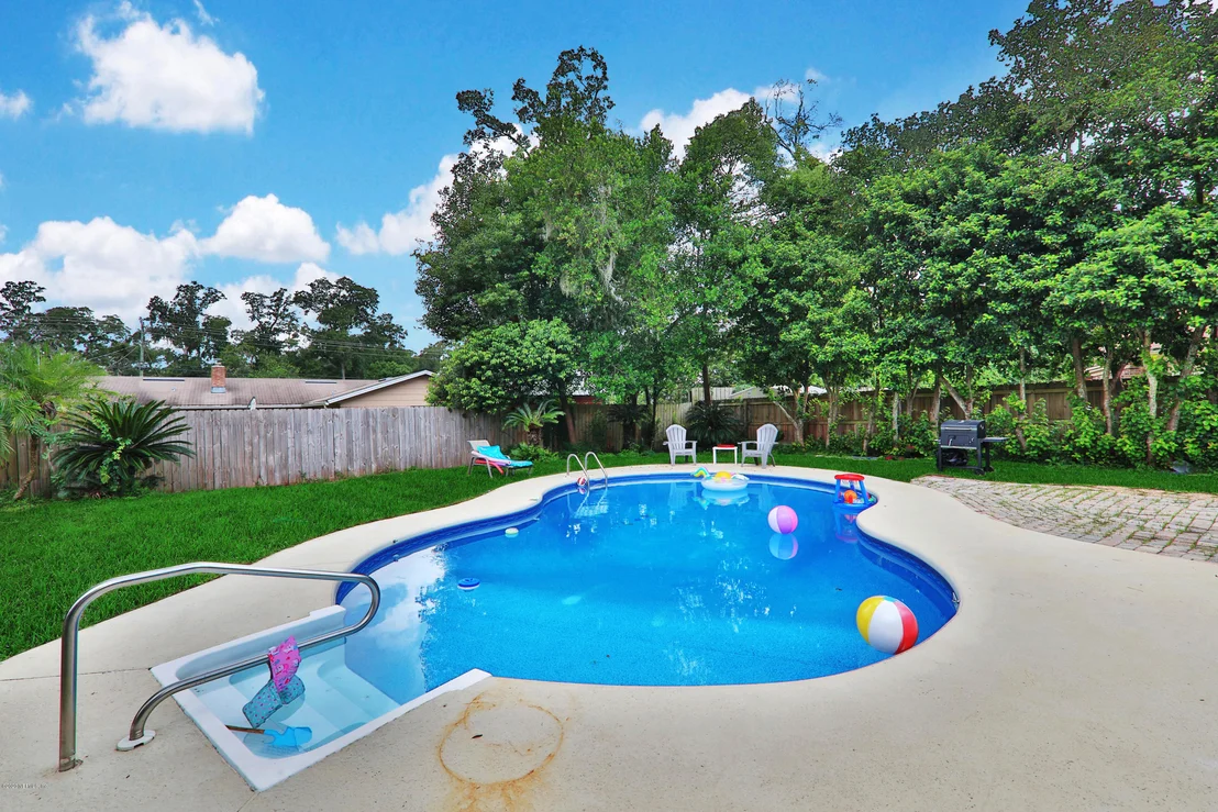 Photo of 2800 FOREST OAKS Drive