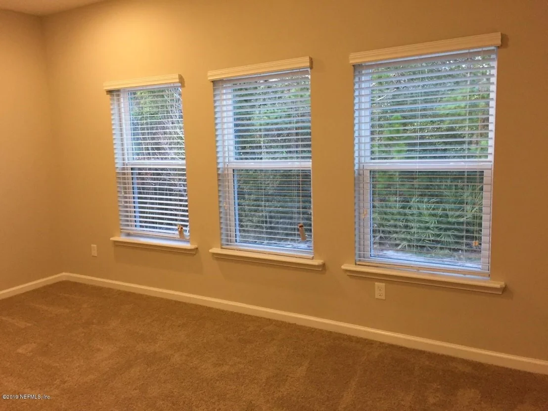 Photo of 131 HUTCHINSON Lane