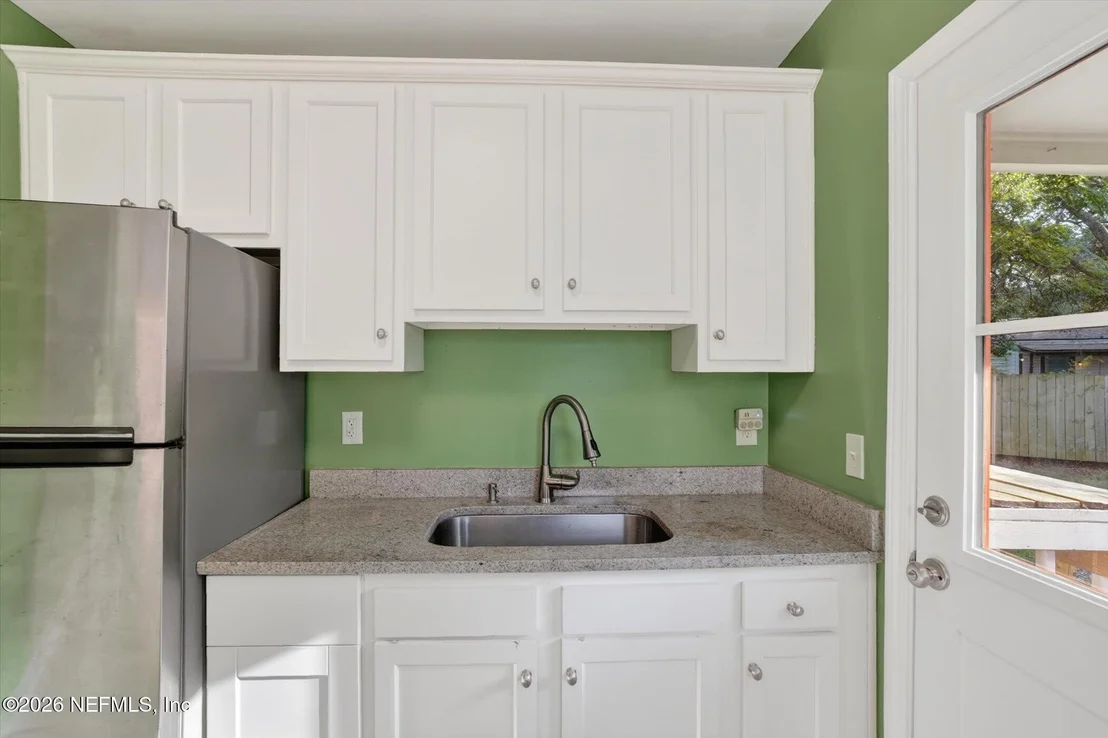 Photo of 2618 BAYVIEW Road