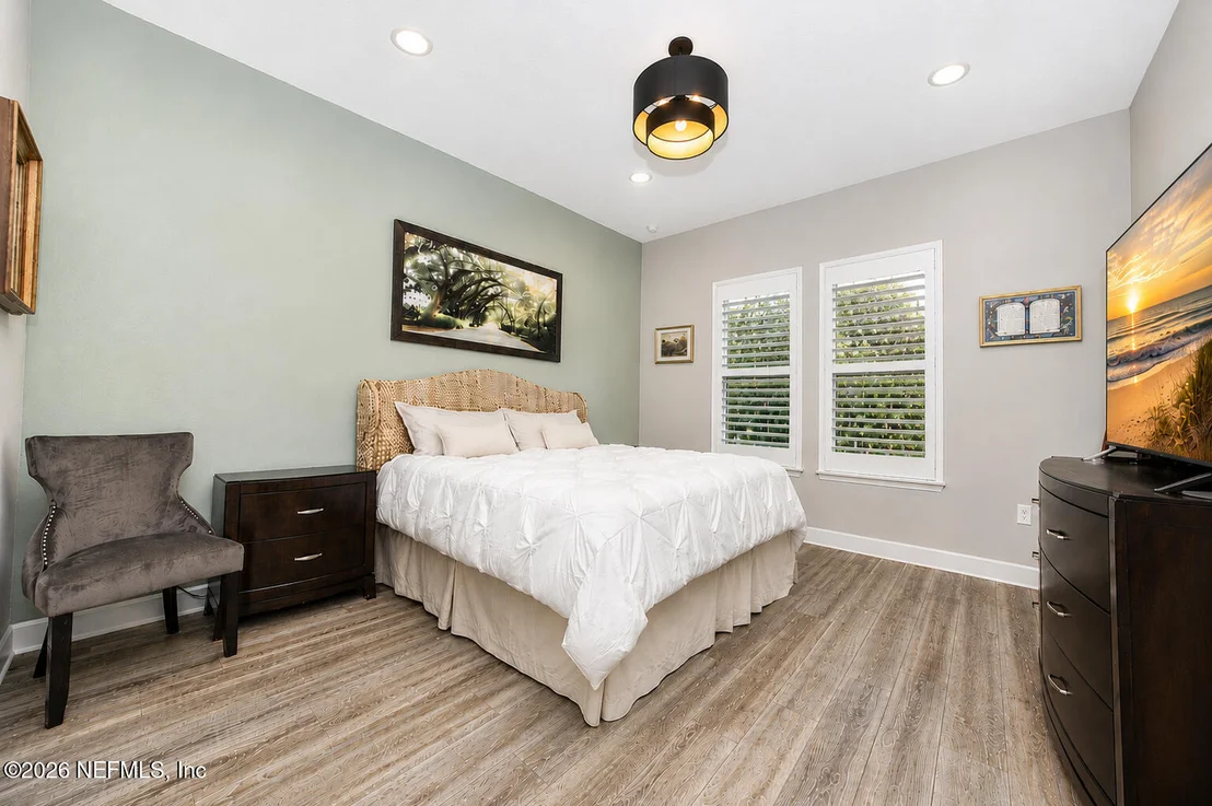 Photo of 216 AMBERWOOD Drive