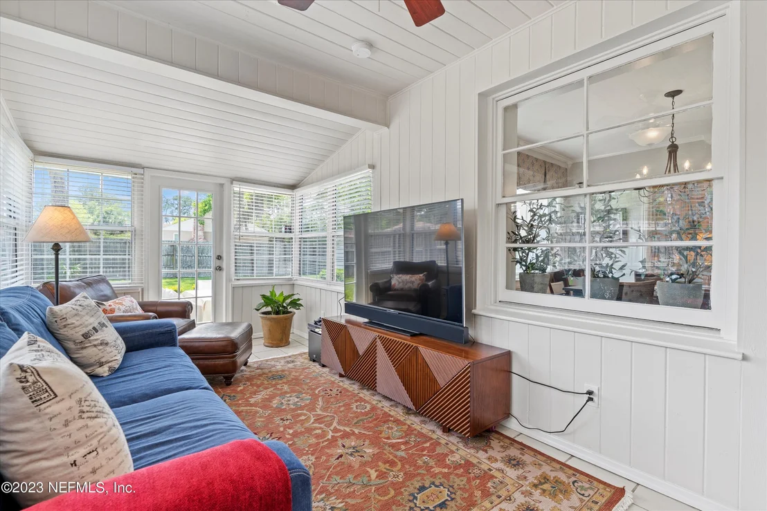 Photo of 1434 PINETREE Road