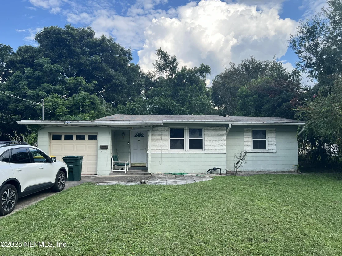 Photo of 205 SPRING FOREST Avenue