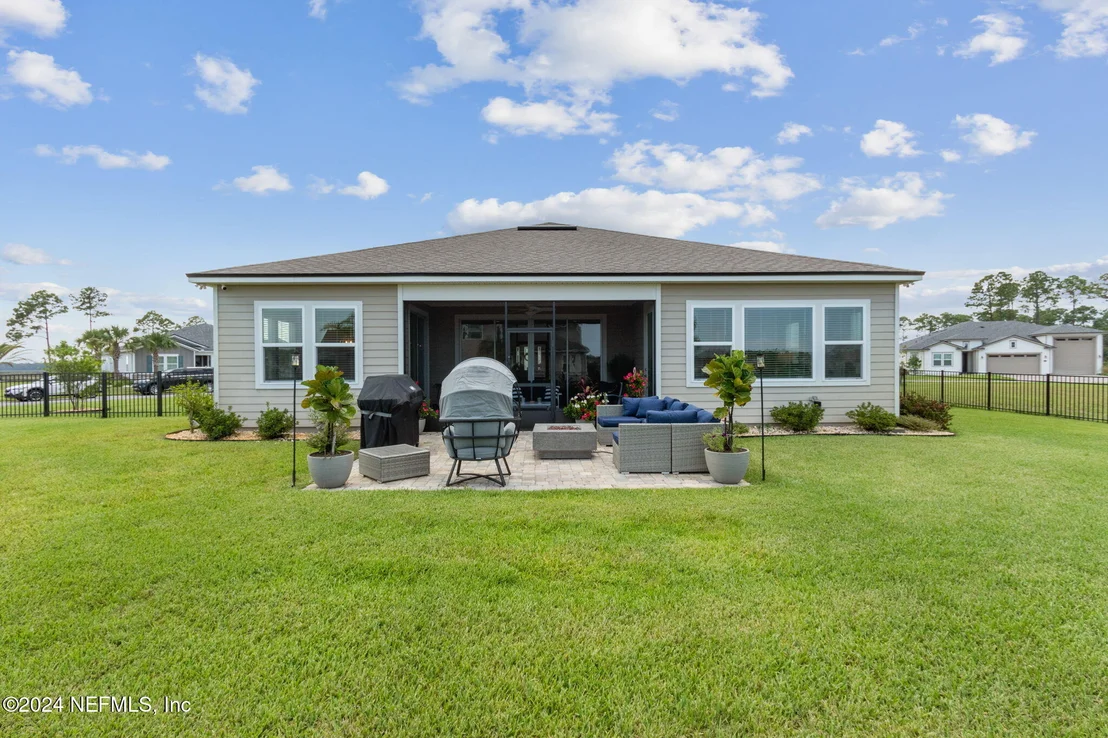 Photo of 85475 FALL RIVER Parkway