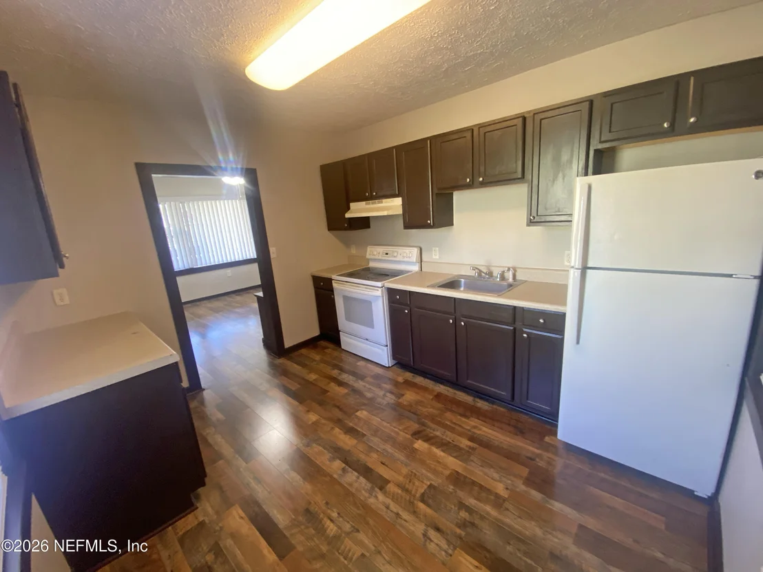 Photo of 401 N CHERRY Street