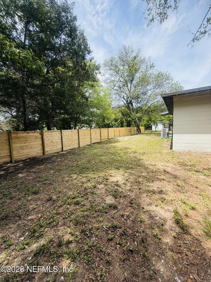 Photo of 10554 DOBELL Road