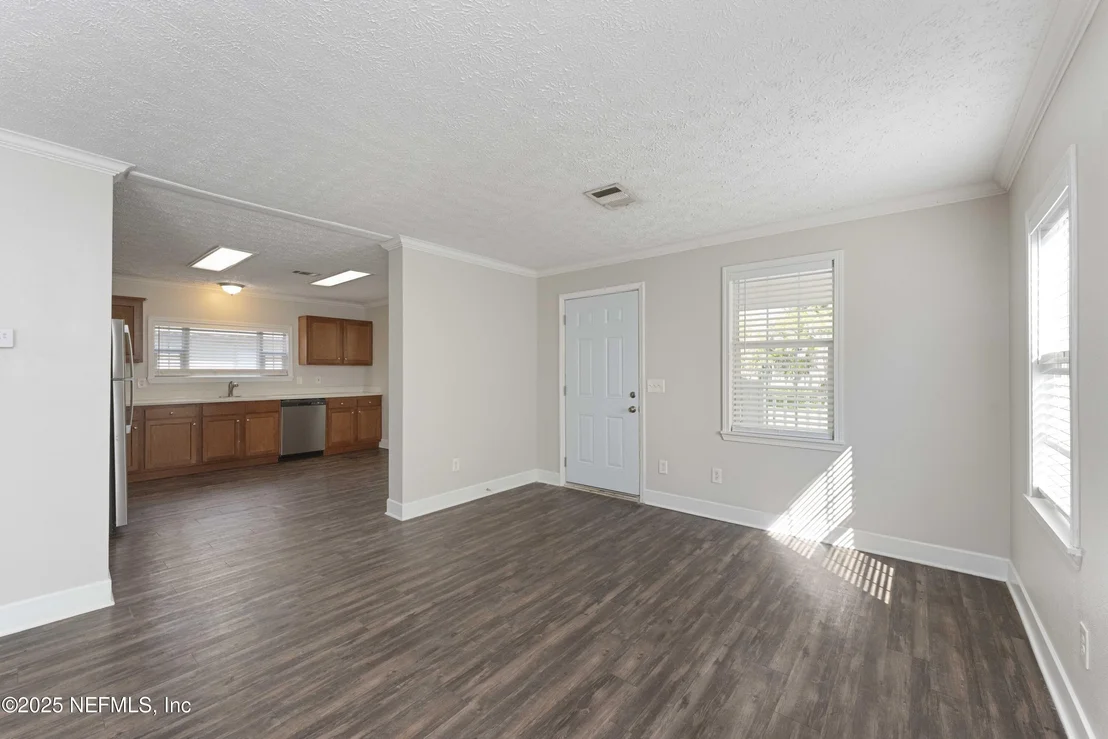 Photo of 103 CHAPIN Street