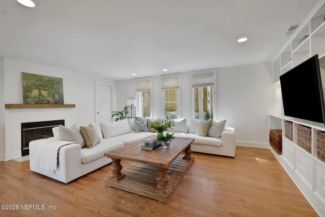 Photo of 1345 TALBOT Avenue