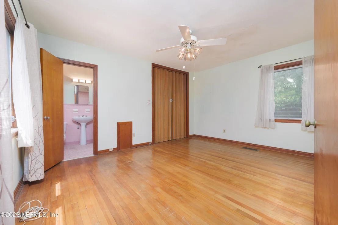Photo of 4 FLETCHER Lane