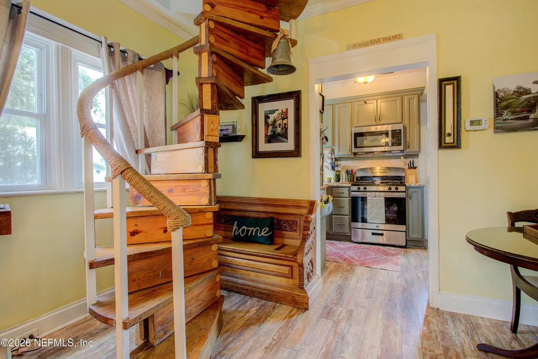 Photo of 9 ARENTA Street