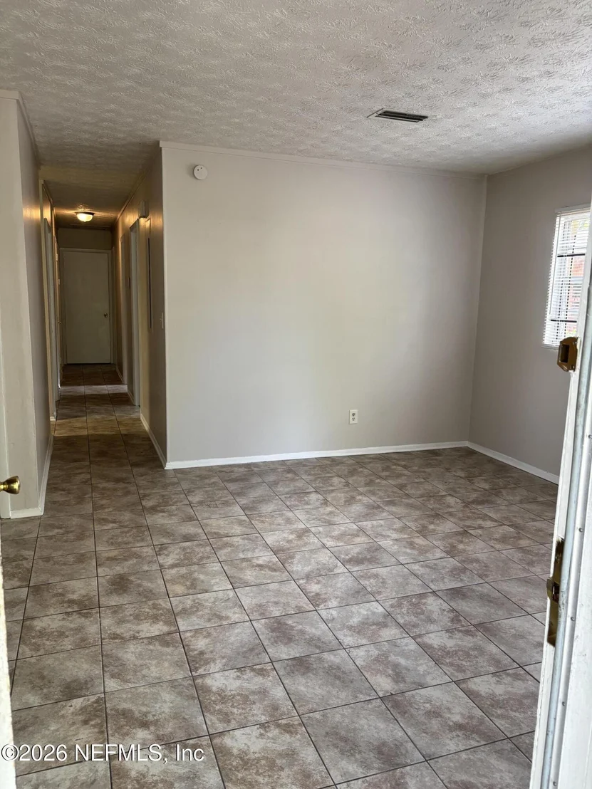 Photo of 2502 ROBERT Street
