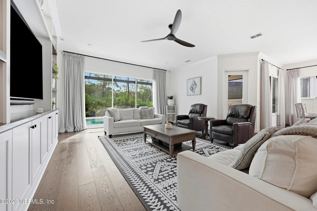 Photo of 383 MEDIO Drive