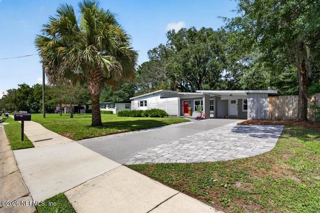 Photo of 1215 LE BRUN Drive