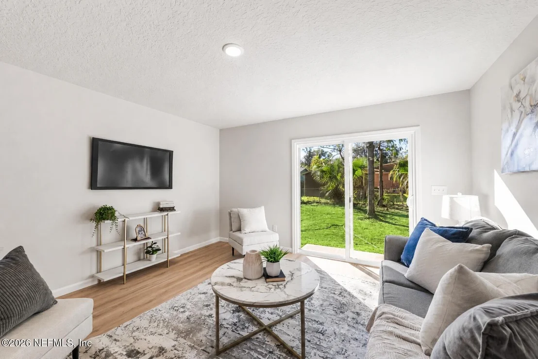 Photo of 8852 DORIS Lane