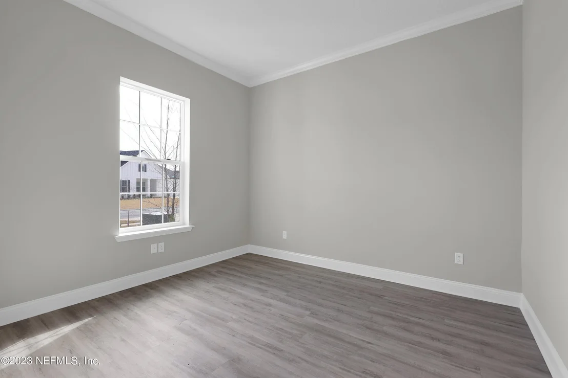 Photo of 162 LOMOND Court
