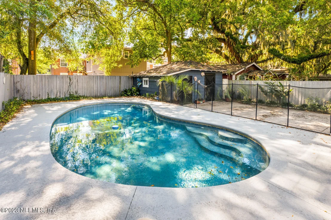 Photo of 3668 RIVERSIDE Avenue