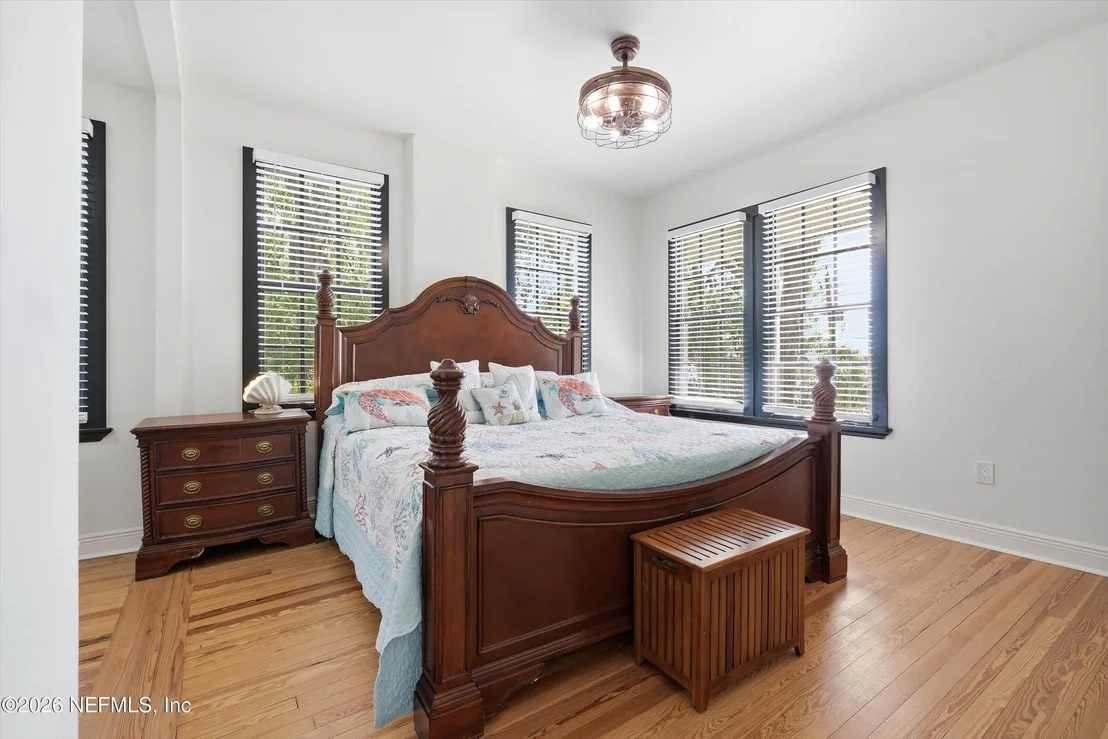 Photo of 1434 RIVER Road