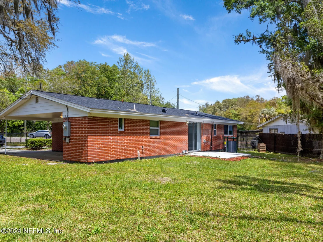 Photo of 5142 MONCRIEF Road