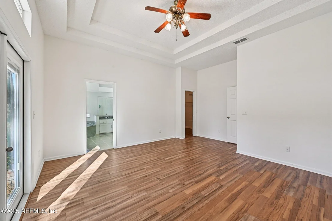 Photo of 208 HONEYSUCKLE Way