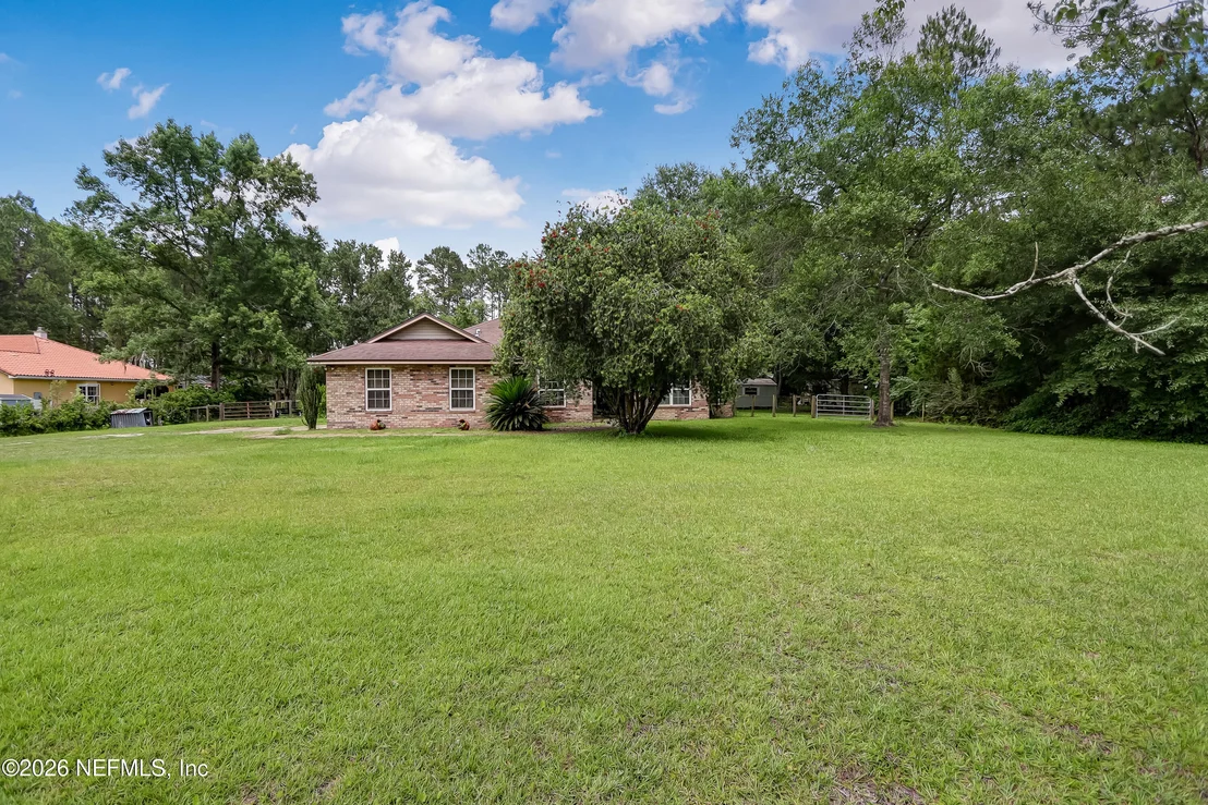 Photo of 44629 WOODLAND Circle