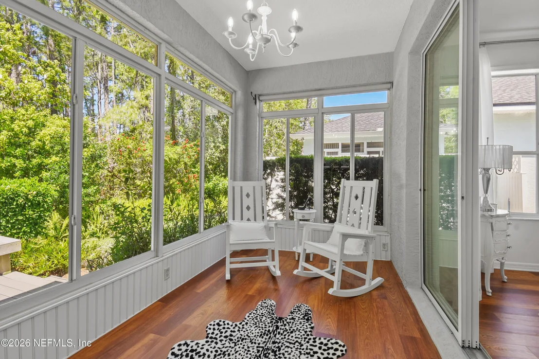 Photo of 561 BOXWOOD Place