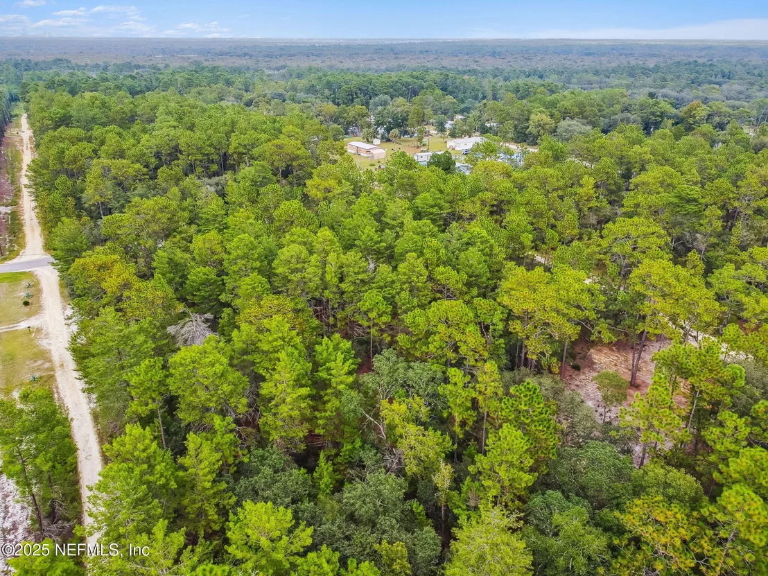 Photo of 401 EDGEHILL Road
