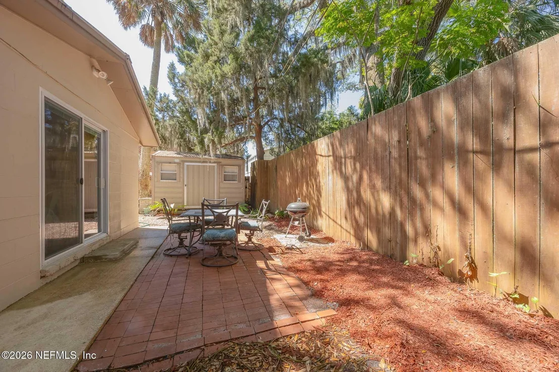 Photo of 6 DOUGLAS Avenue