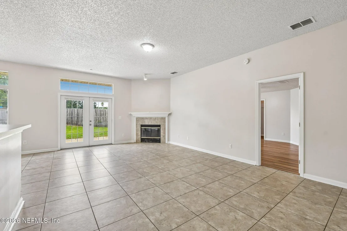 Photo of 476 HILLSIDE Drive