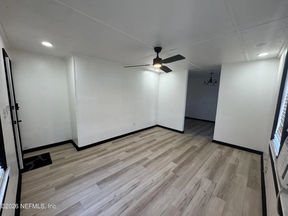 Photo of 867 E AIKEN Street