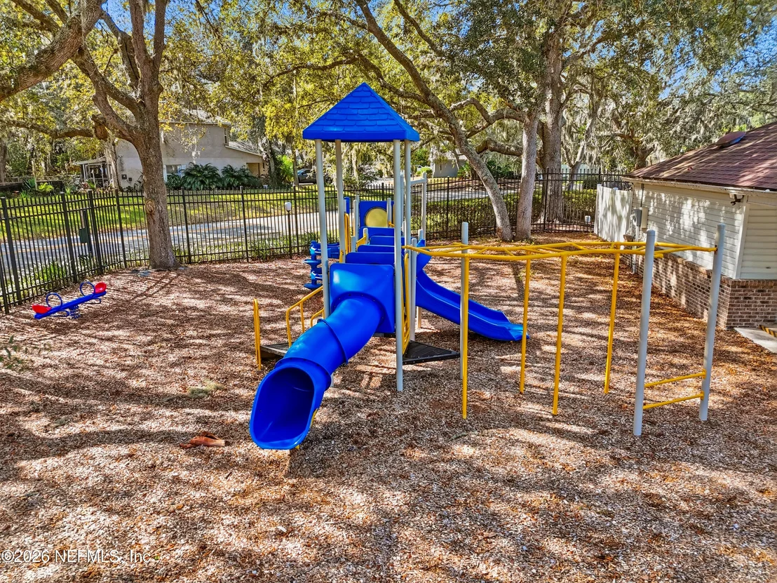 Photo of 305 ISLAND LANDING Drive