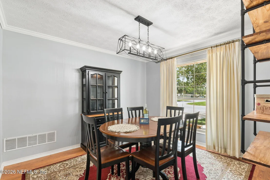 Photo of 5495 FORREST Drive