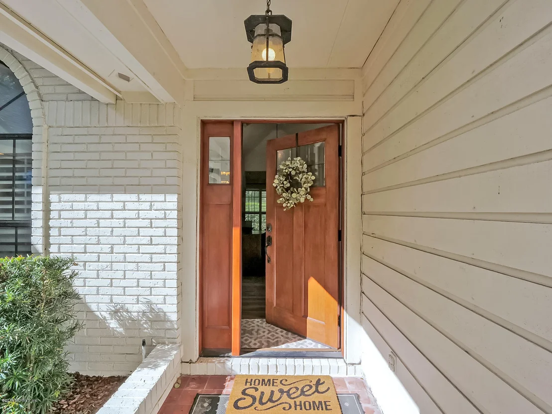 Photo of 235 OCEANFOREST Drive N