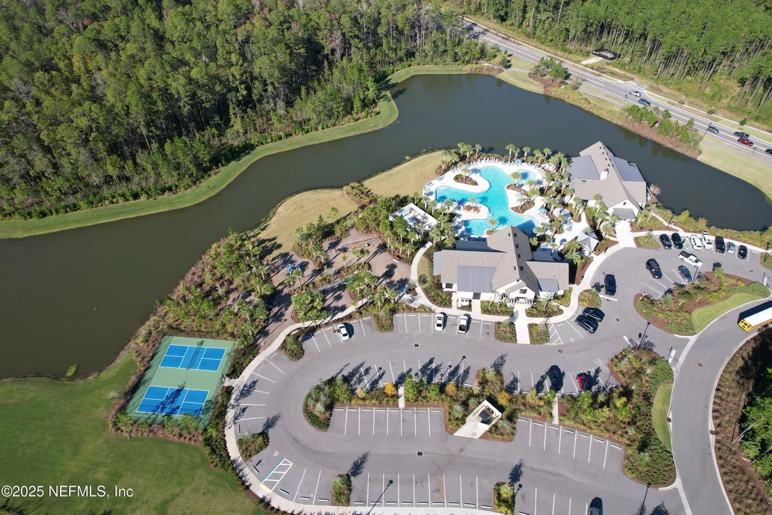 Photo of 75610 PONDSIDE Lane