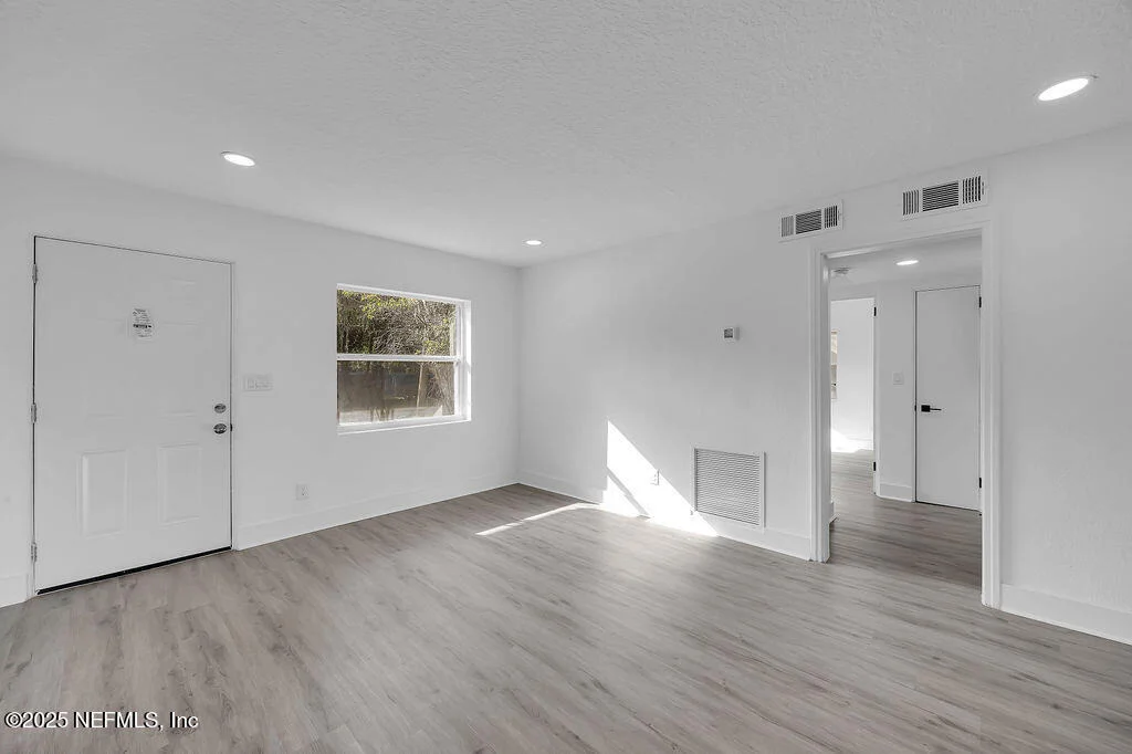 Photo of 5489 OAK FOREST Drive