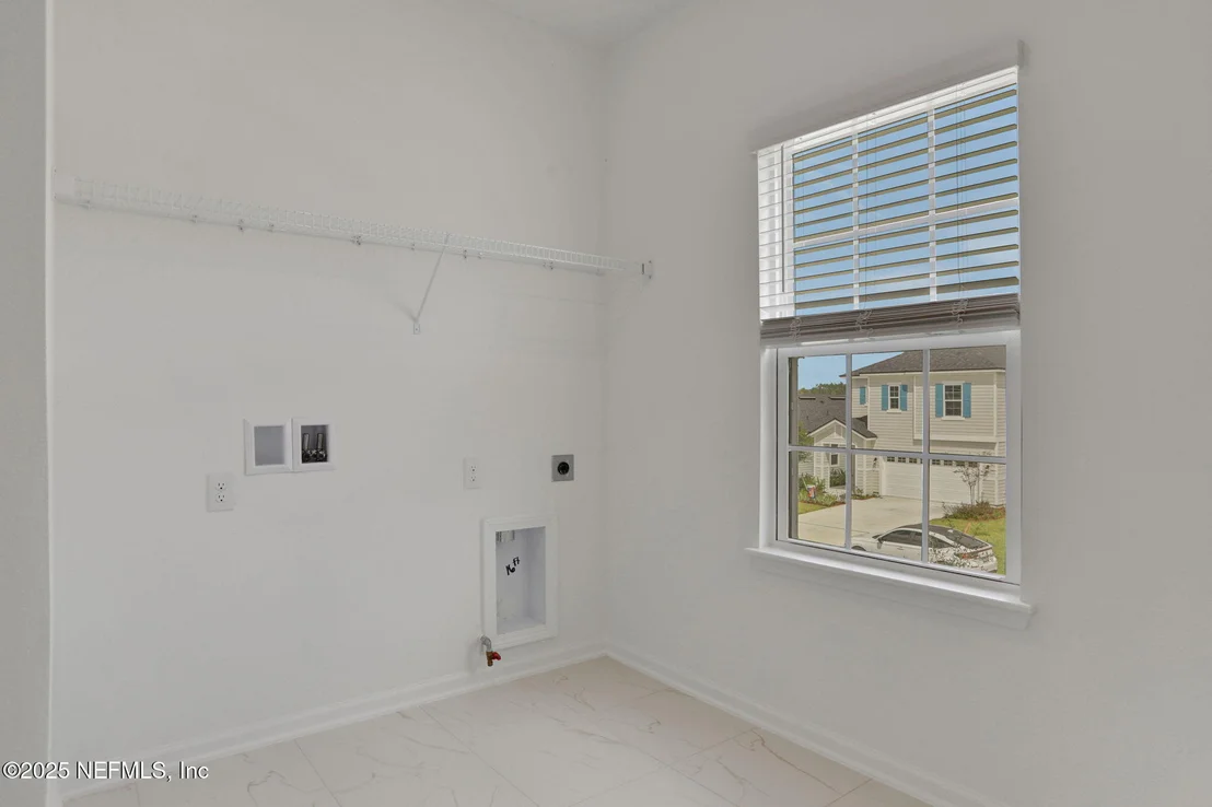 Photo of 643 FARMFIELD Drive
