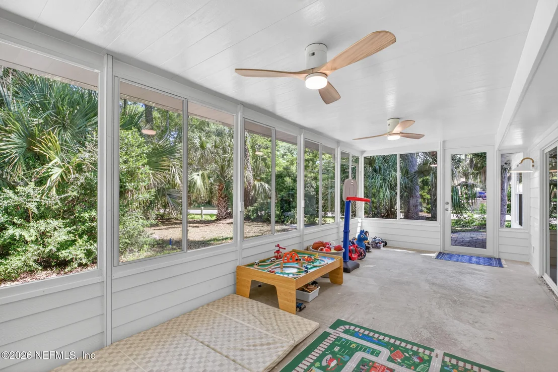 Photo of 104 OAK VIEW Circle