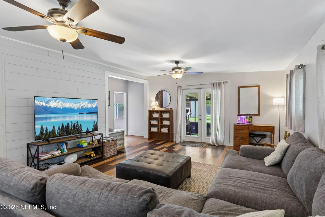 Photo of 2252 MILLS Road