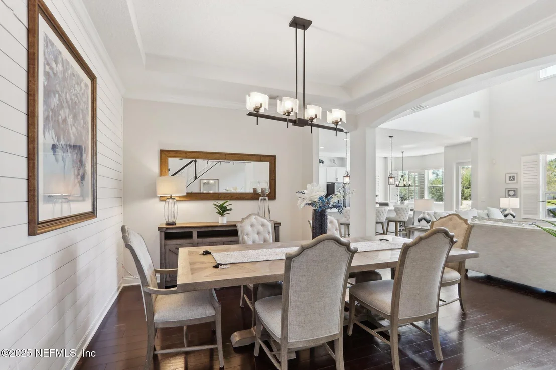 Photo of 212 CORNWALL Drive