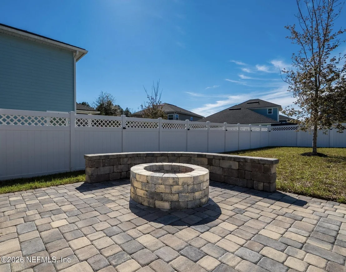 Photo of 637 WATERVALE Drive