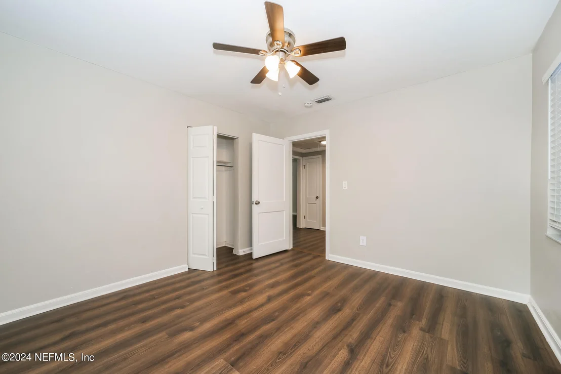 Photo of 5635 CRESTVIEW Road